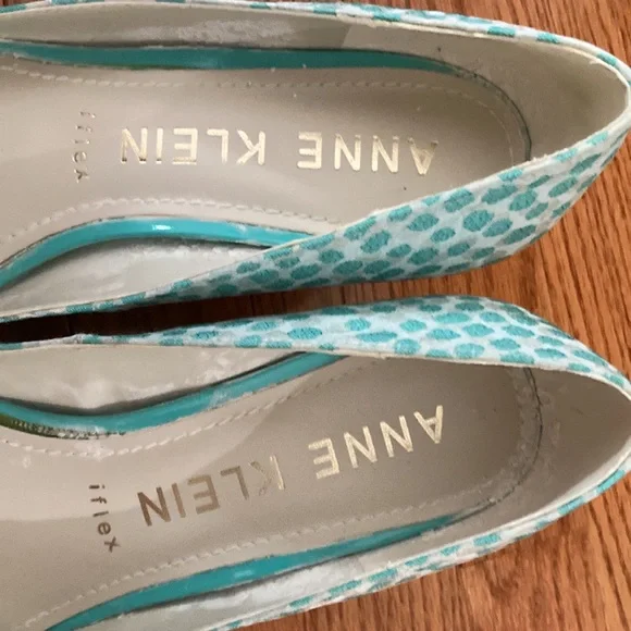 And Klein turquoise and white close toed heels - Picture 3 of 7